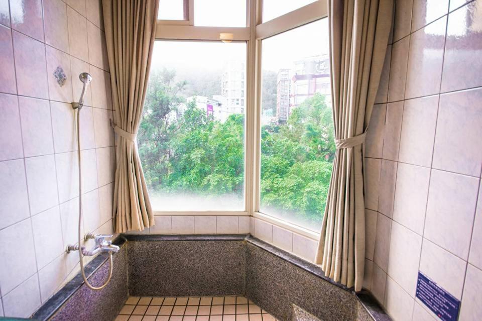 Aoike Hot Spring Hotel Цзяосі Екстер'єр фото